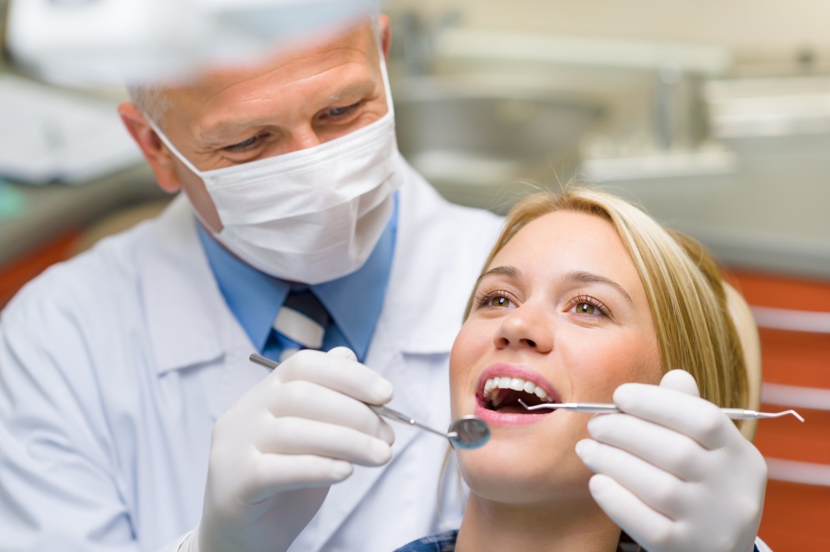 Visit the professional dental clinic Melbourne and get confidence smile