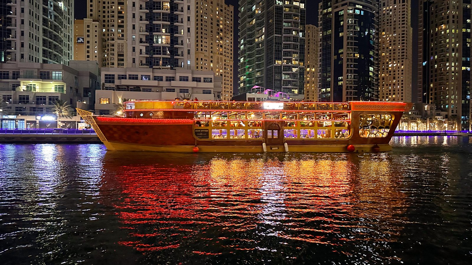 Luxury Yacht Cruise Dubai | Private & Shared Yacht Tours