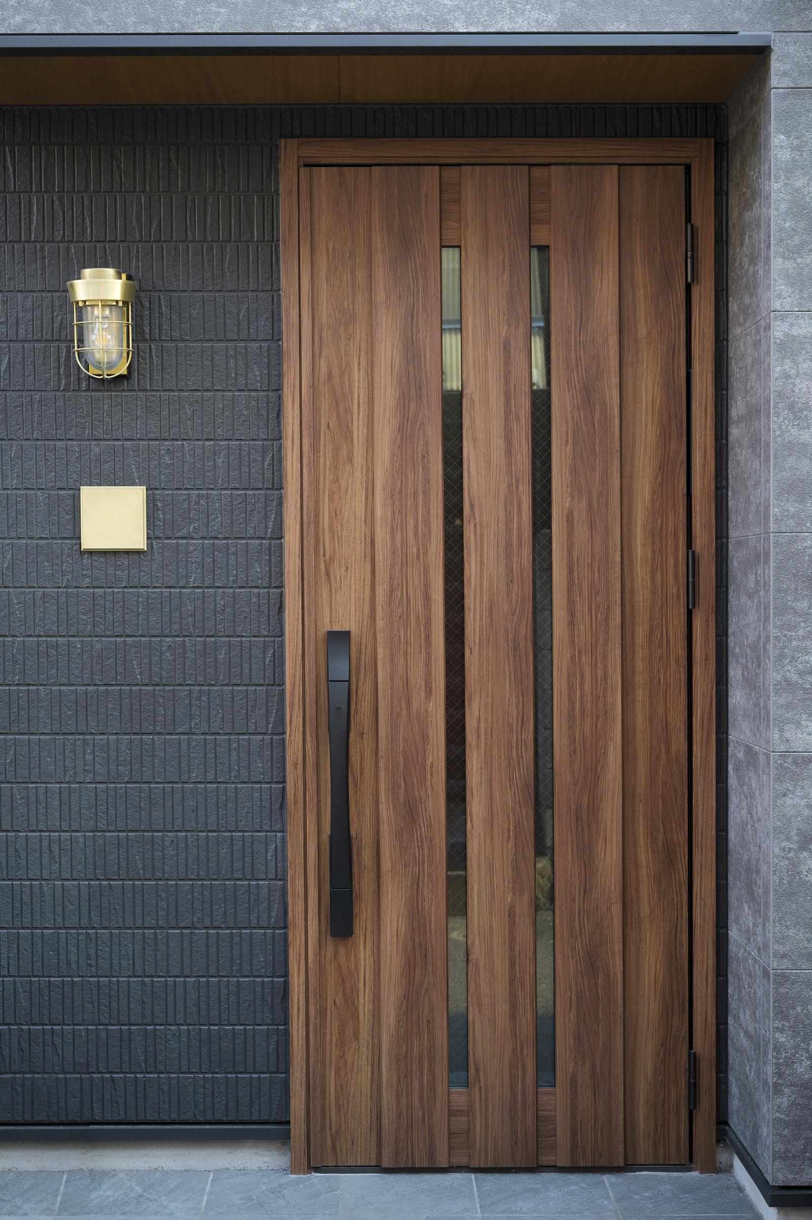Why Do Developers in Dubai Focus on Premium Doors in New Builds?