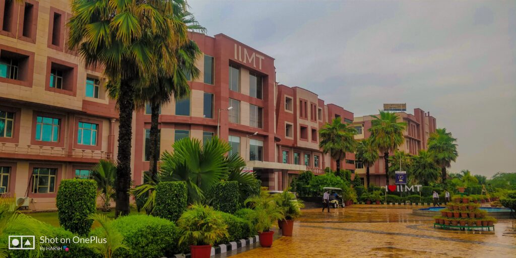 Top BBA College in Delhi NCR | IIMT Group of Colleges