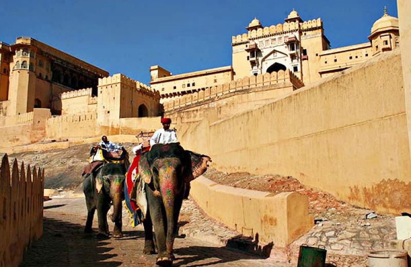 6-Day Golden Triangle Tour: Explore Delhi, Agra & Jaipur in Luxury | Book Now!