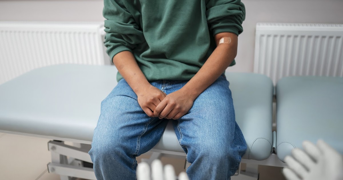 What are the symptoms of urine bladder cancer?