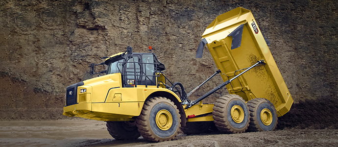 Dump Truck vs. Tipper: What’s the Difference?