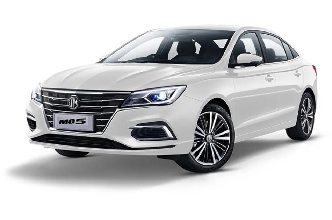 Rent a Car in Mirdif: Essential Driving Tips for Tourists