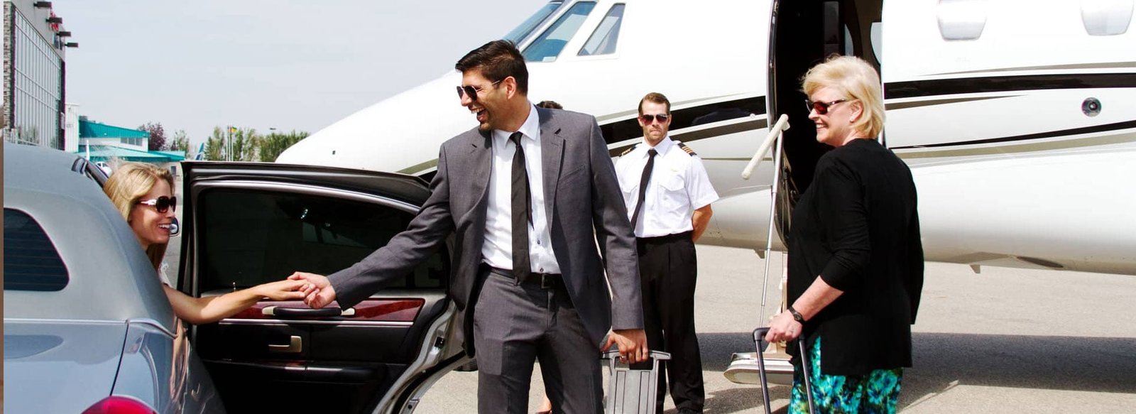 Private Jet Limo Service Chicago | VIP Airport Transfer