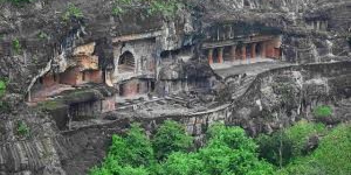 Nashik to Jalgaon Taxi