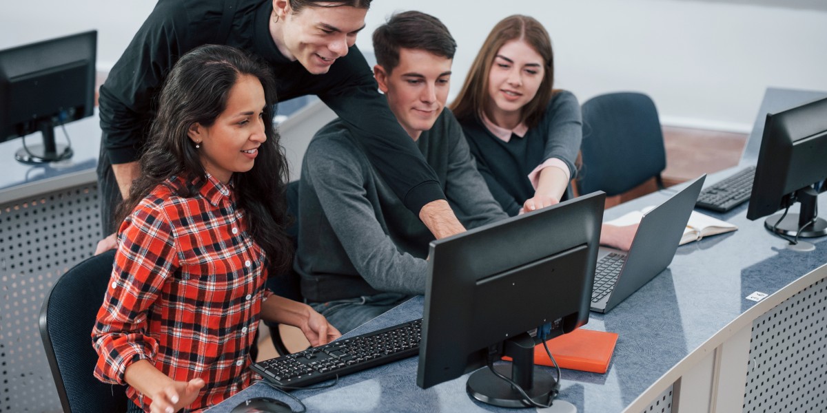 Why Students Should Learn Data Analytics Before Graduation