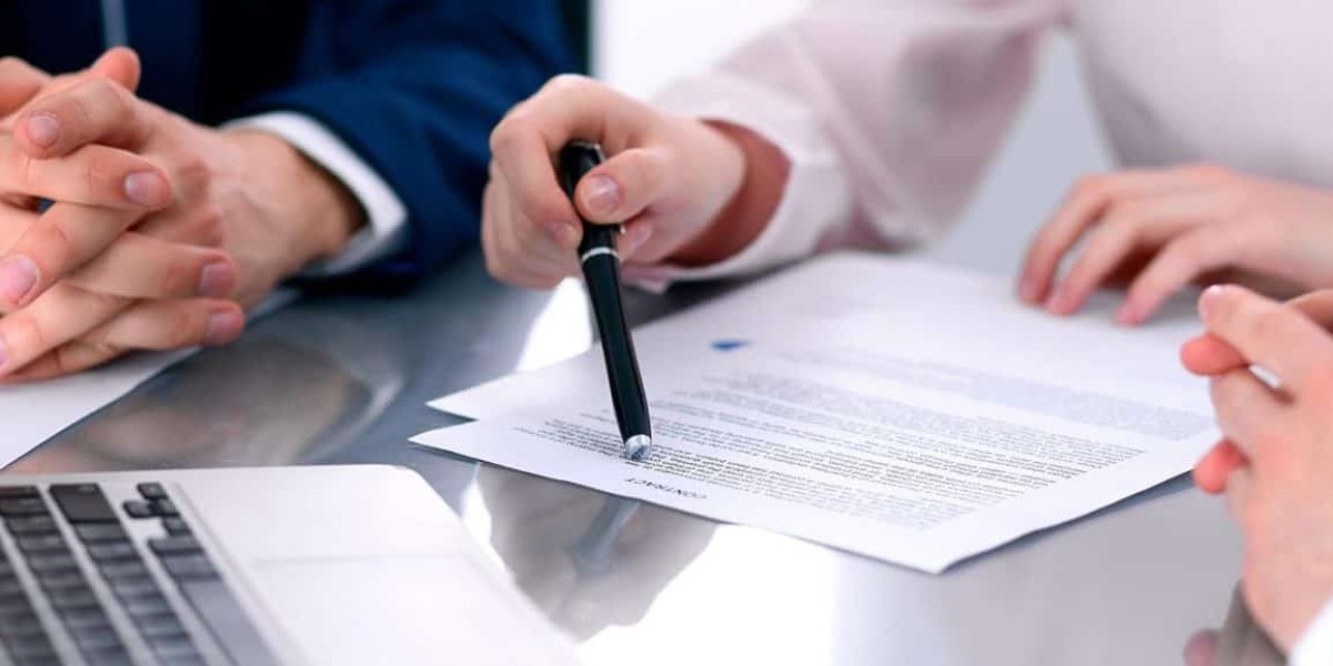 Why HOA Documents Should Be Reviewed Before Buying a Property