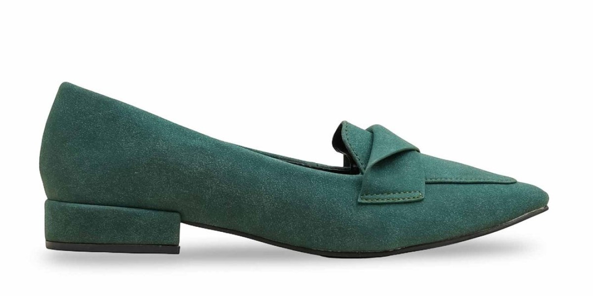 SEO Title: Top 10 Trendy Shoes Every Woman Needs in 2026  SEO Meta Description: Find the top 10 trendy shoes every woman