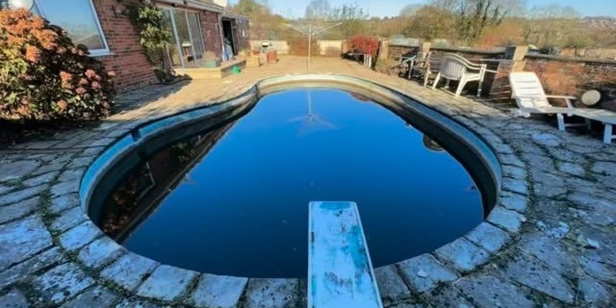 Swimming Pool Service Henley On Thames | Expert Pool Care Solutions