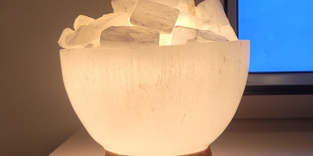 Selenite in Canada: A Complete Guide to Buying and Using This Beautiful Crystal