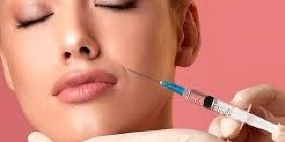 Dermal Fillers in Dubai: A Non-Surgical Solution for Facial Enhancement