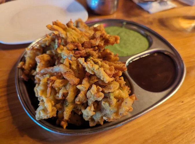 The Role of Crunchy Snacks in Expanding the Bombay Chaat Menu