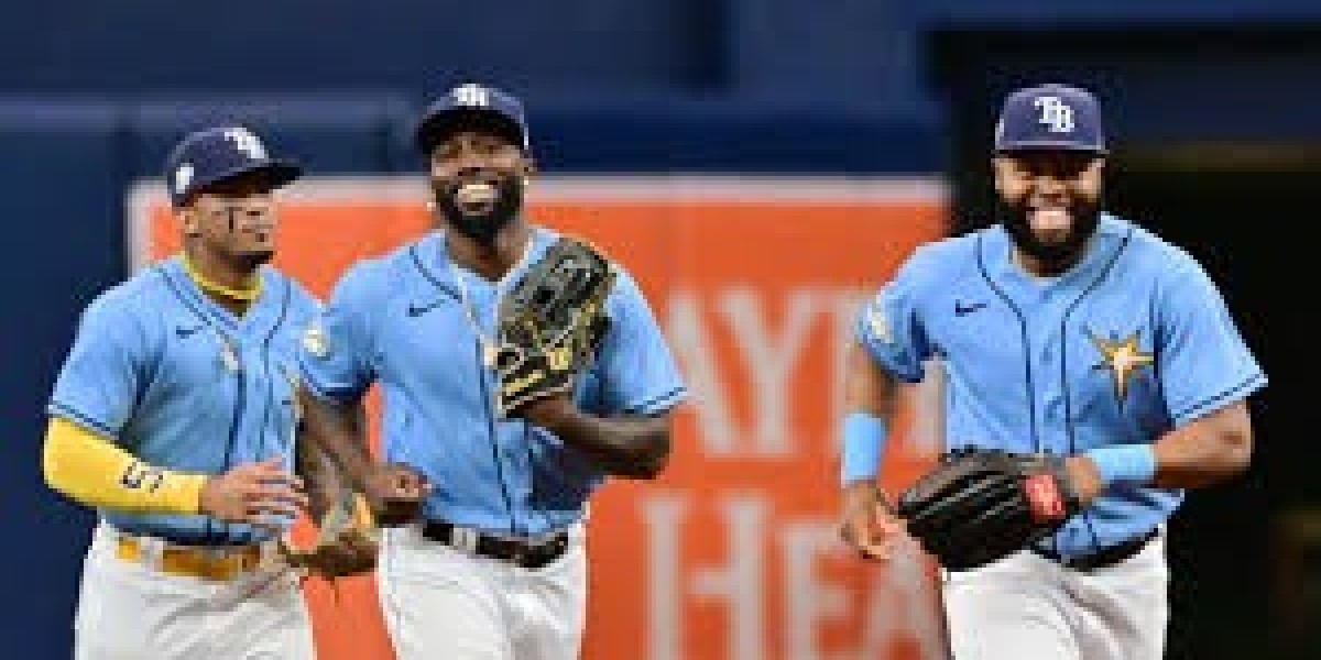Rays exchange LHP Mike Montgomery for RHP Erasmo Ramirez