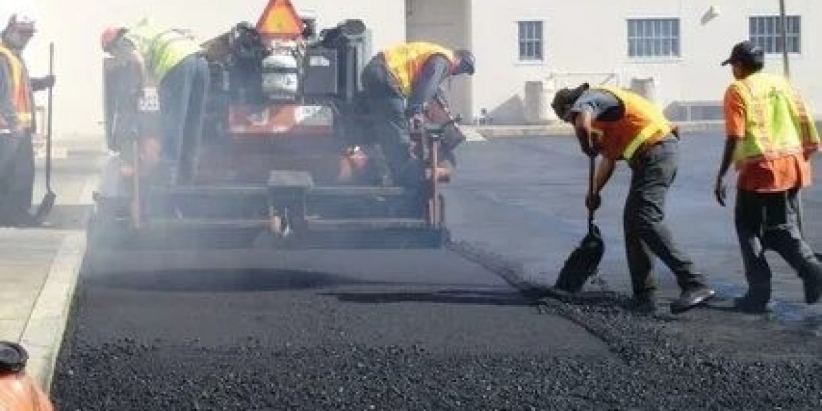 What to Know About Asphalt Paving Services Richmond VA for Residential and Commercial Projects