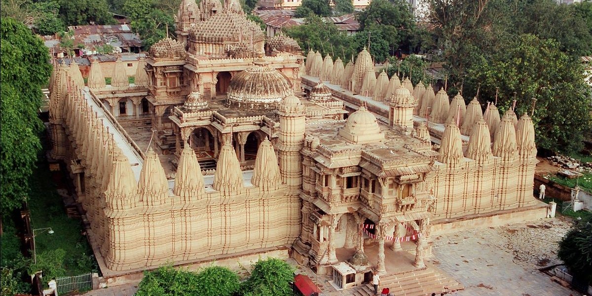 Udaipur to Ahmedabad Cab | Udaipur to Ahmedabad Taxi