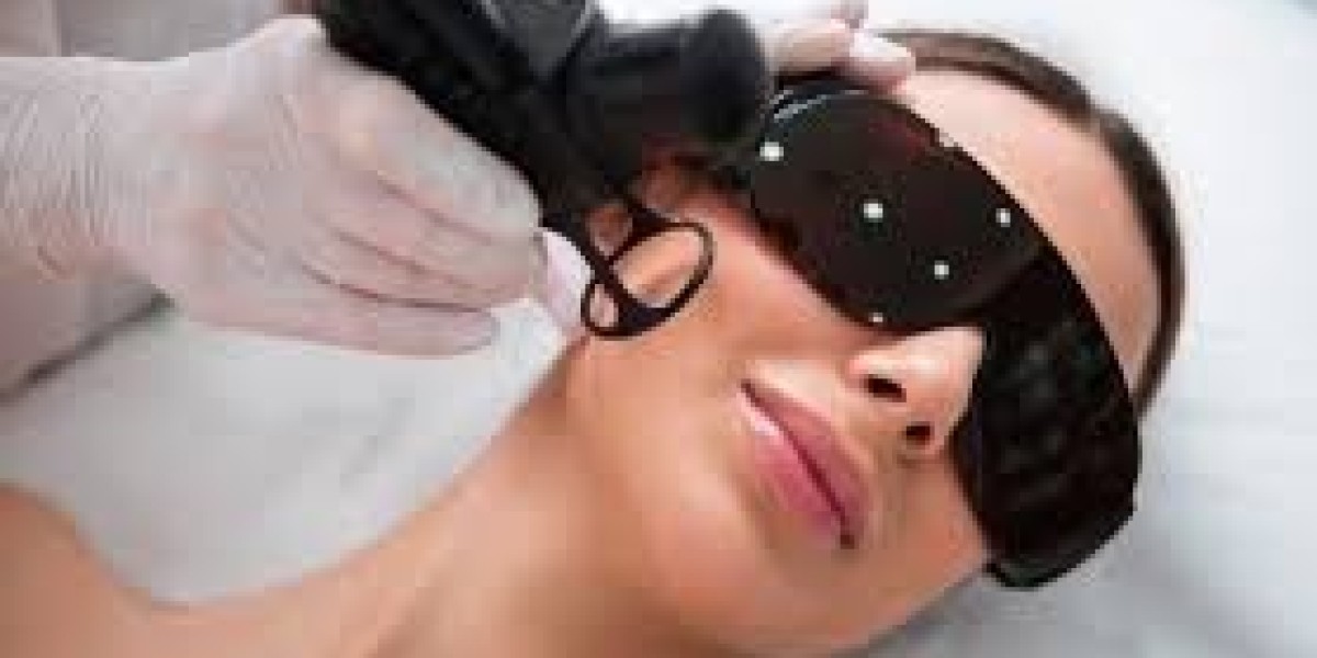 Is Fractional CO2 Laser Treatment in Dubai Right for You? A Complete Guide