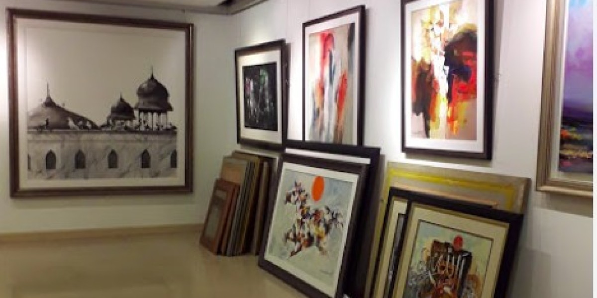 Thinking About a Portrait Painting in Lahore? Here's What to Know Before You Commission One