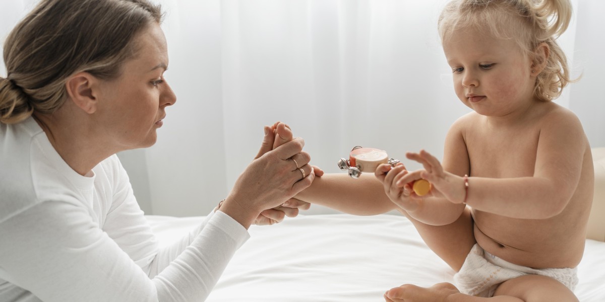 Best Body Wash for Babies in India and Best Baby Massage Oil: A Complete Guide for Healthy Baby Skin