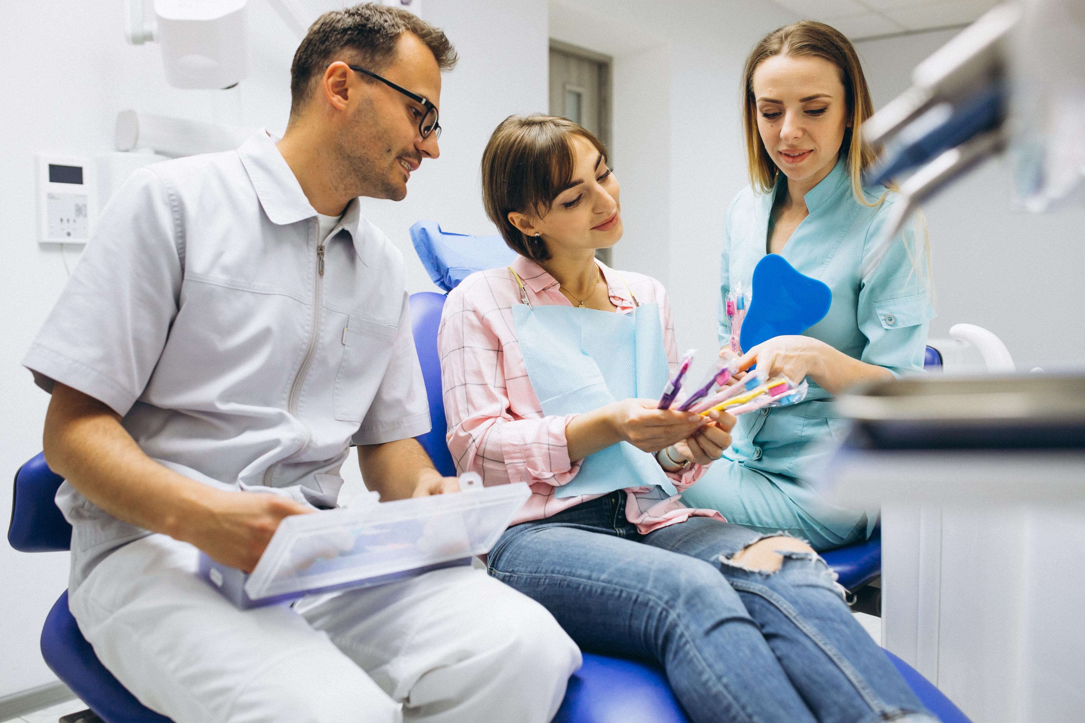 Who is the Best Cosmetic Dentist in Lowell That Offers Natural Looking Veneers – omnidentalchelmsford3