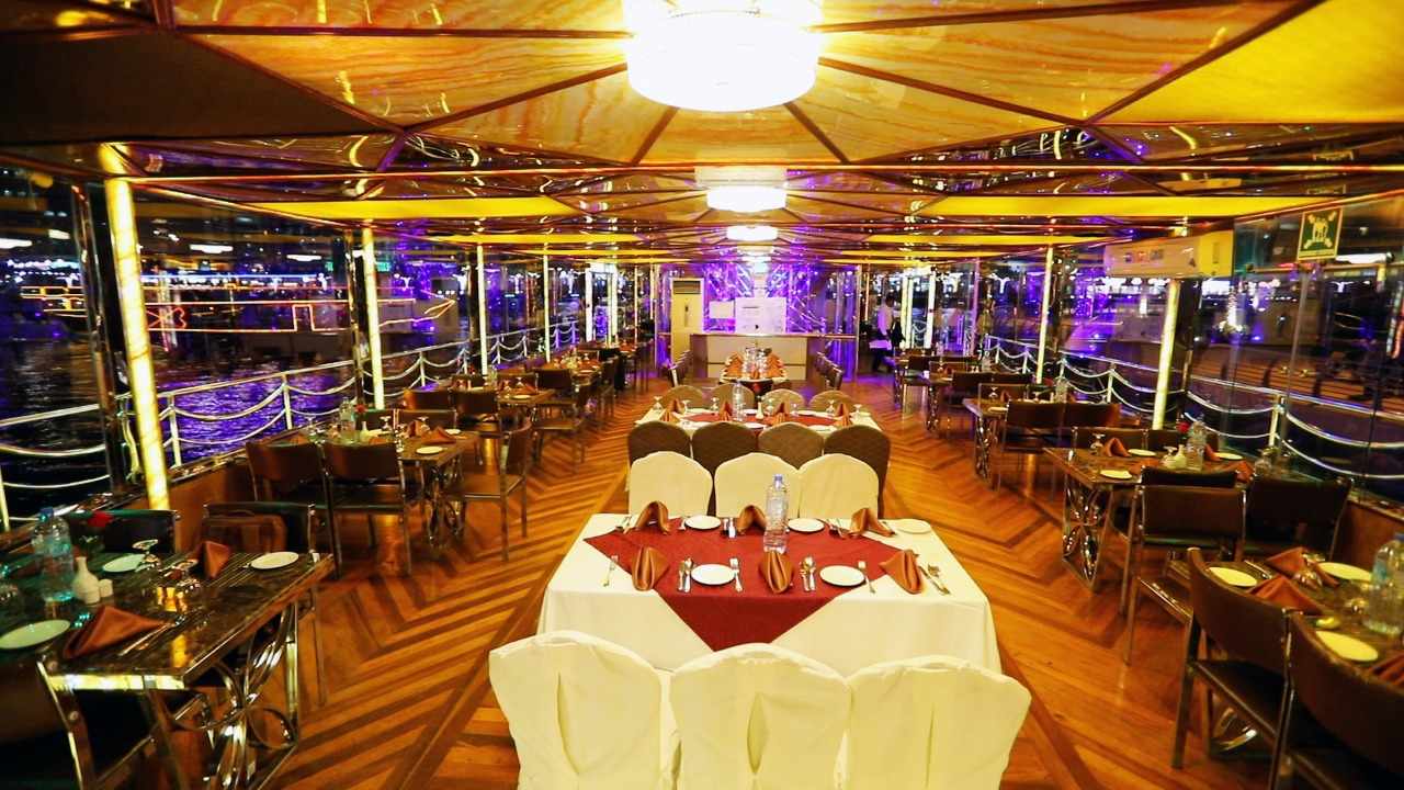 Dubai Marina Dinner Cruise: Dhow Cruise Dubai Marina with Skyline Views