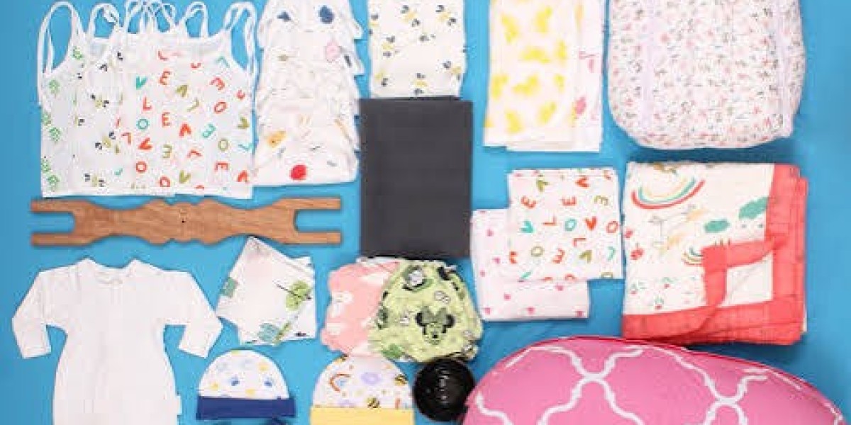 Essential Items to Include in Your Baby Hospital Kit