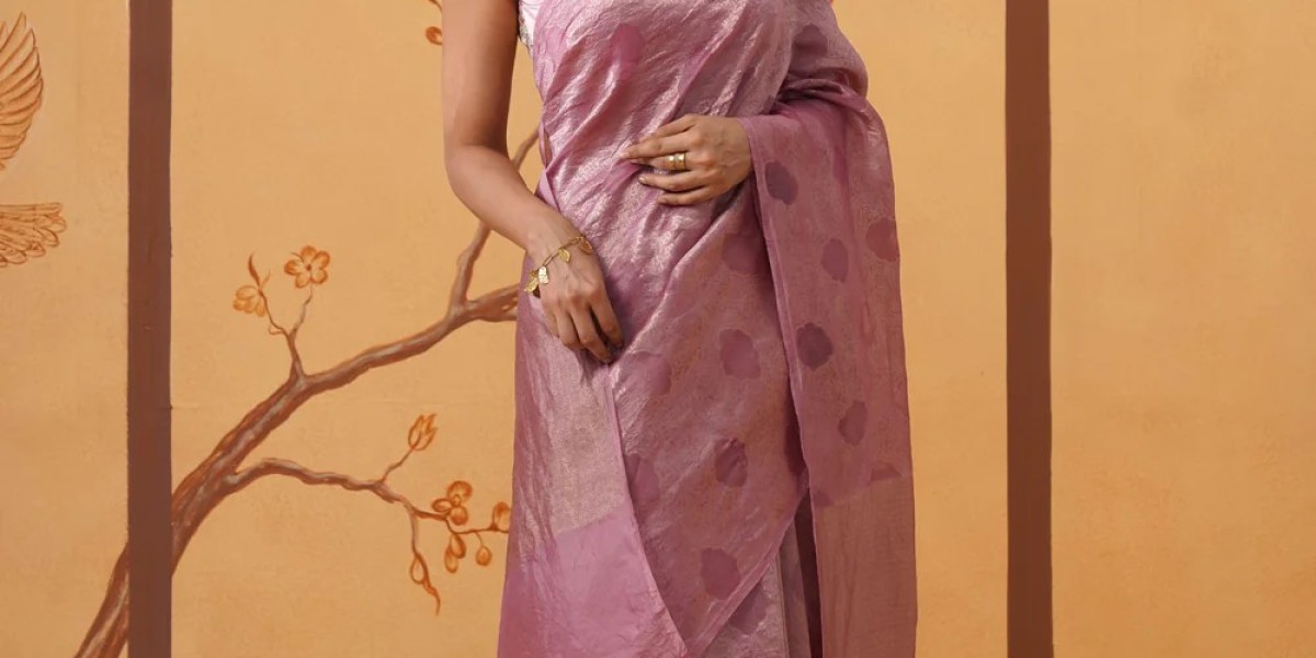 10 Things to Know Before Buying a Banarasi Katan Silk Saree