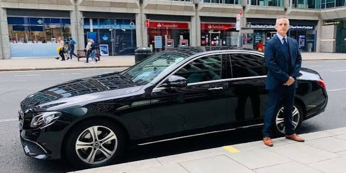 When Should You Book a Heathrow Taxi for Your Next Airport Journey