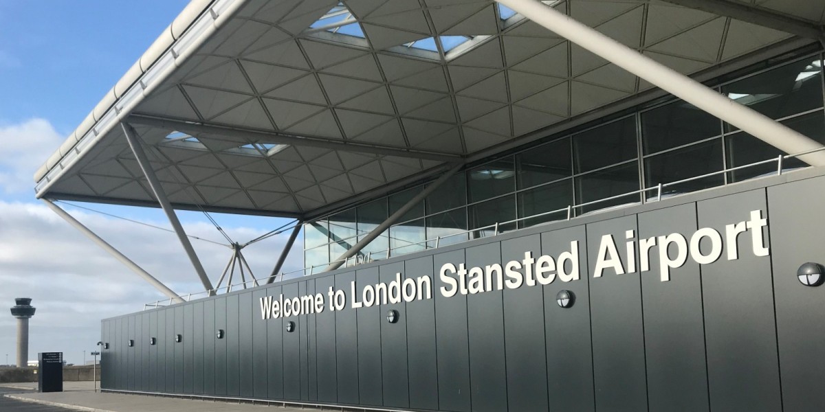 Taxi from Stansted Airport to Lambeth: A Comfortable London Airport Transfer