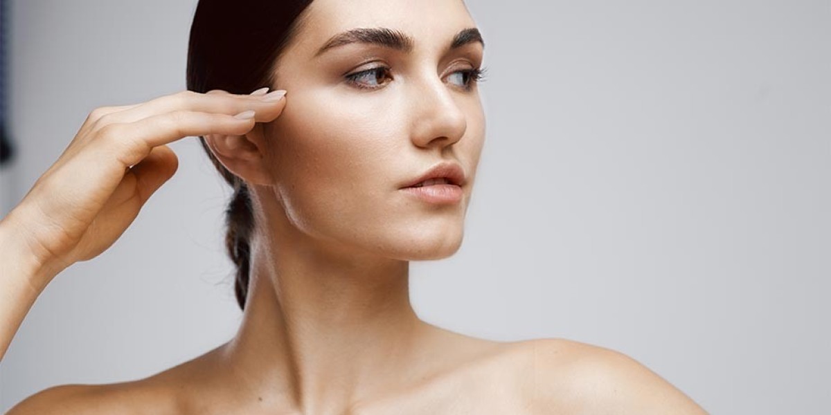 Brow Lift in London: How Is the Treatment Approach Tailored to Facial Features?